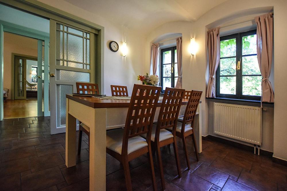 Apartamento Dum V Zahrade Písek Exterior foto