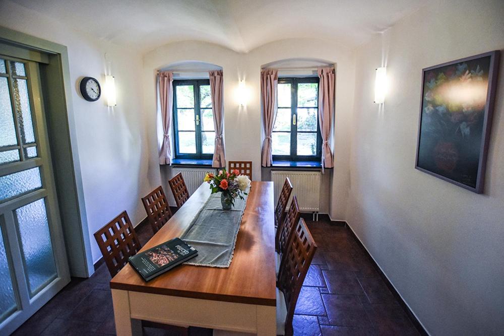 Apartamento Dum V Zahrade Písek Exterior foto