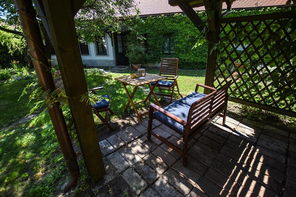 Apartamento Dum V Zahrade Písek Exterior foto
